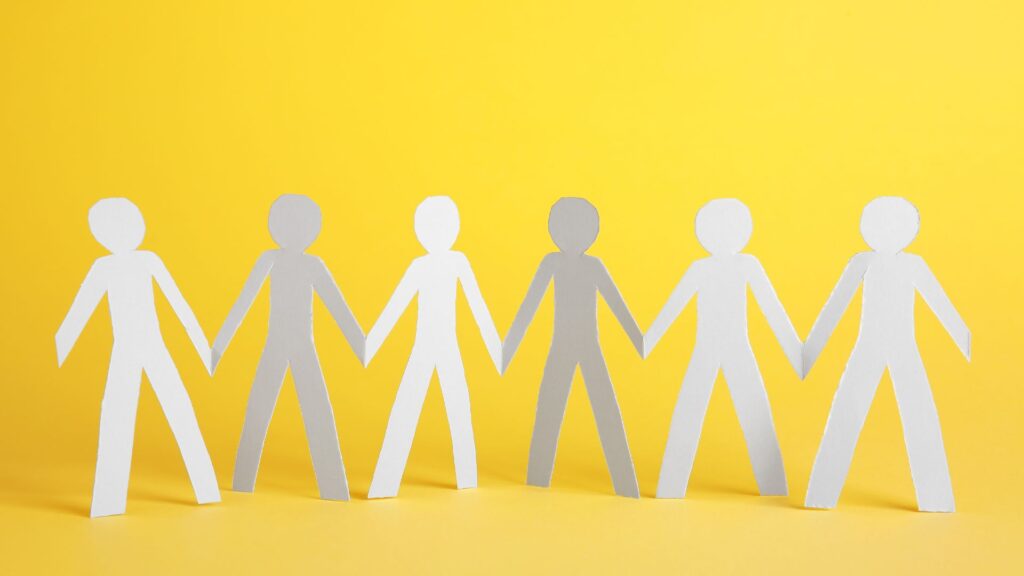 Free Coaching community - people holding hands